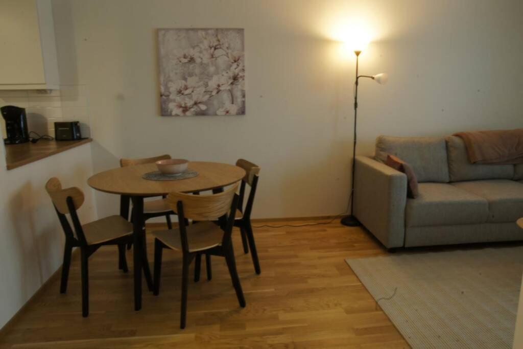 Keskustan Kaksio 45 M2 Autopaikalla, Rautatienkatu 19, 9 Krs Apartment Оулу Екстериор снимка
